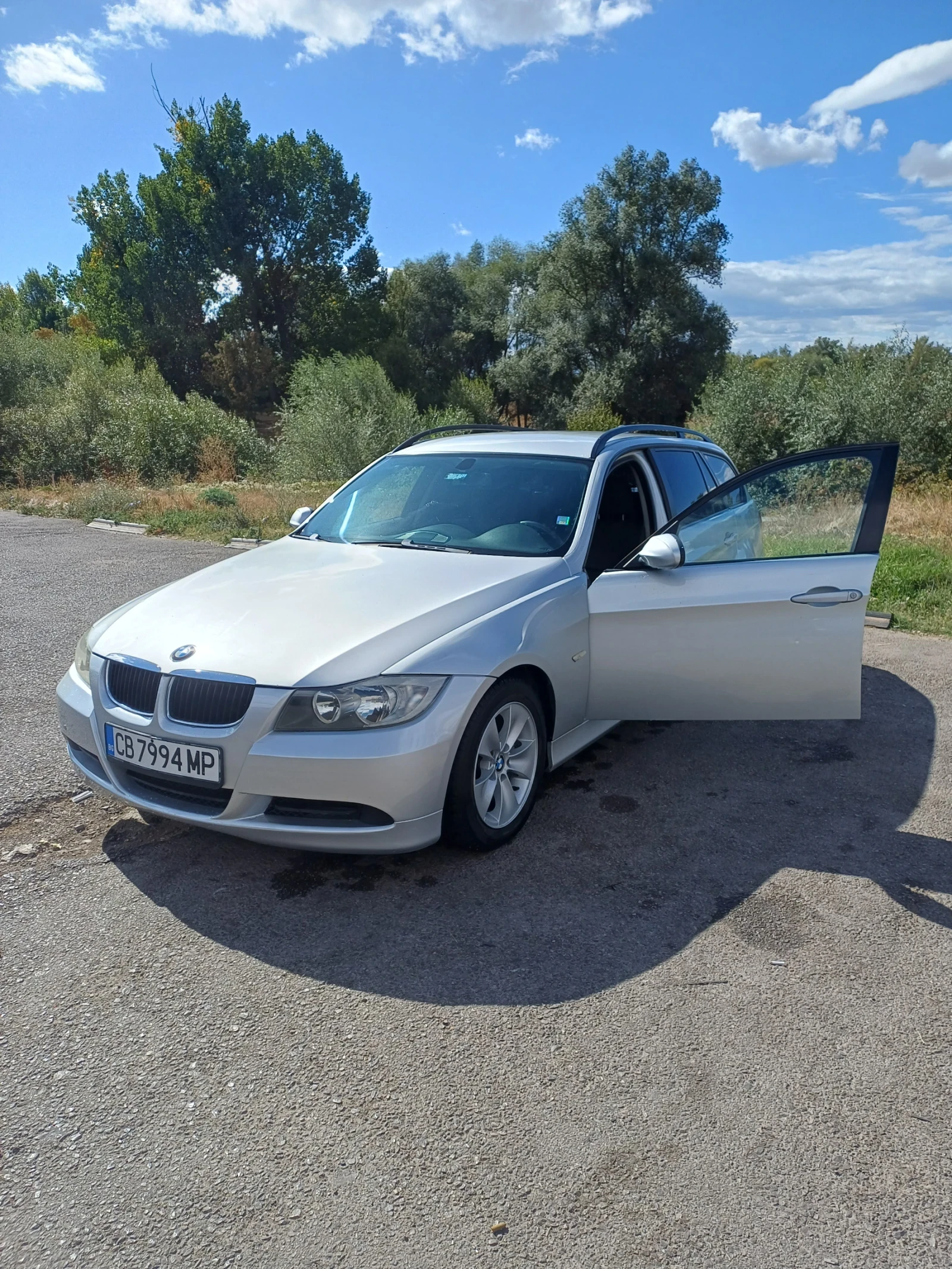 BMW 320, снимка 4 - Автомобили и джипове - 56181912