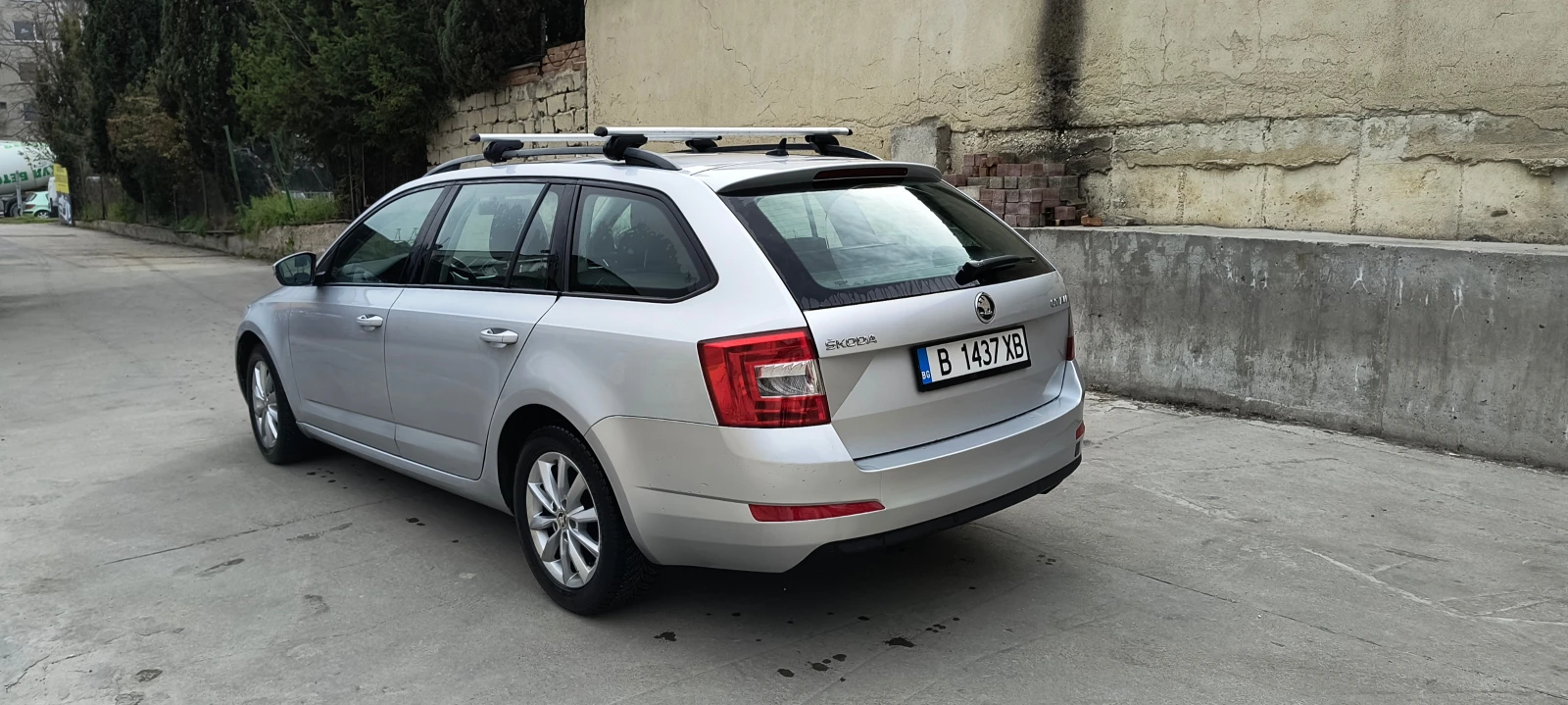 Skoda Octavia 1.6 TDI, снимка 8 - Автомобили и джипове - 56255808