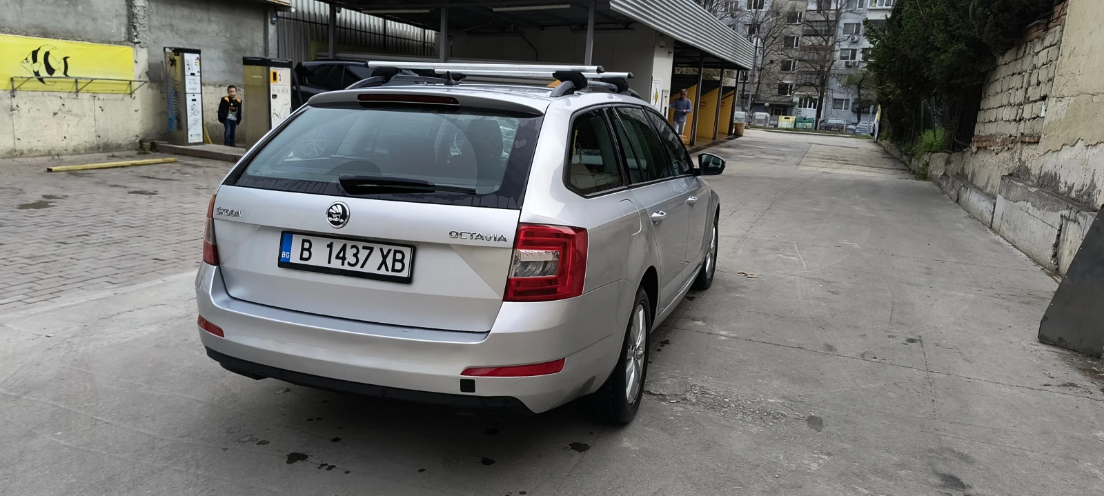 Skoda Octavia 1.6 TDI, снимка 9 - Автомобили и джипове - 56255808