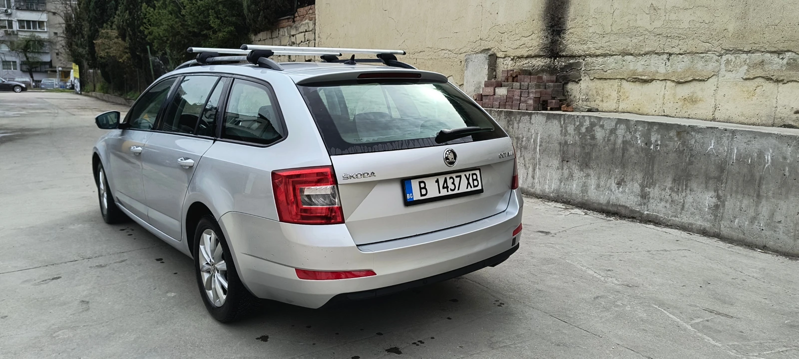 Skoda Octavia 1.6 TDI, снимка 6 - Автомобили и джипове - 56255808