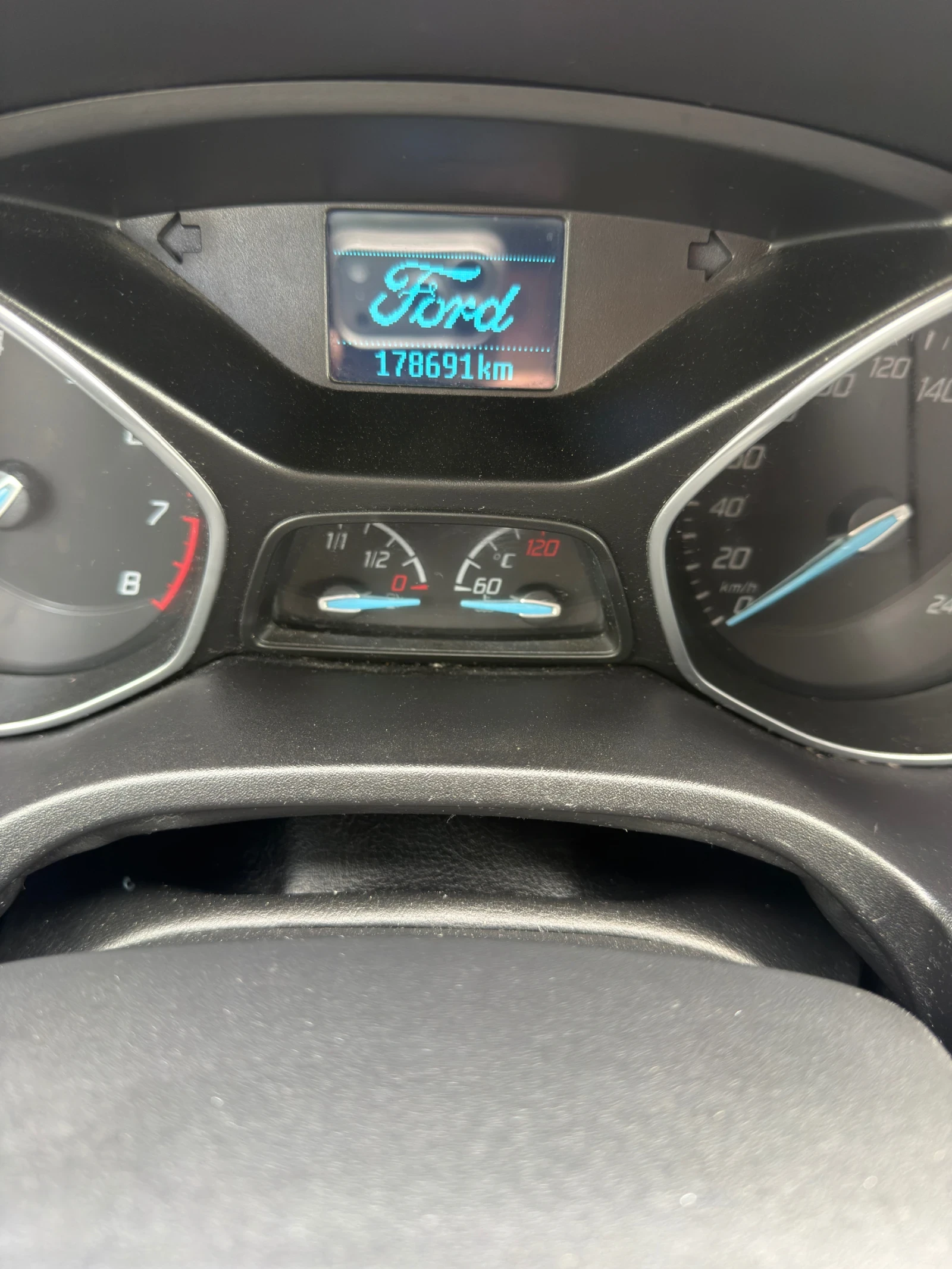Ford Focus 1.6 Ecoboost, снимка 11 - Автомобили и джипове - 56307918