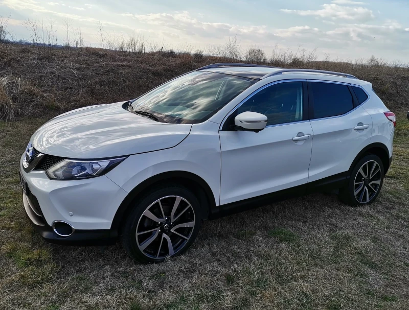 Nissan Qashqai 1.5 DCI TEKNA /360/CAMERA/NAVI/PANORAMA/KEYLESS, снимка 3 - Автомобили и джипове - 49351457