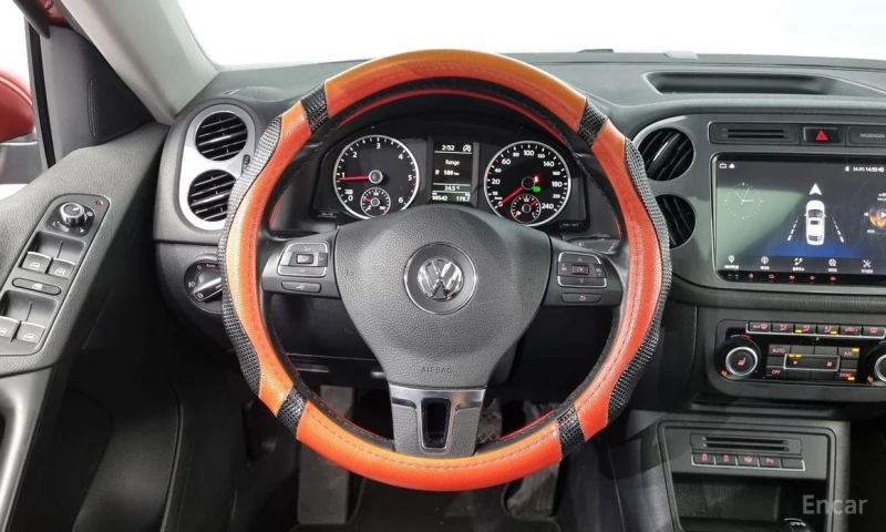 VW Tiguan, снимка 13 - Автомобили и джипове - 52926051