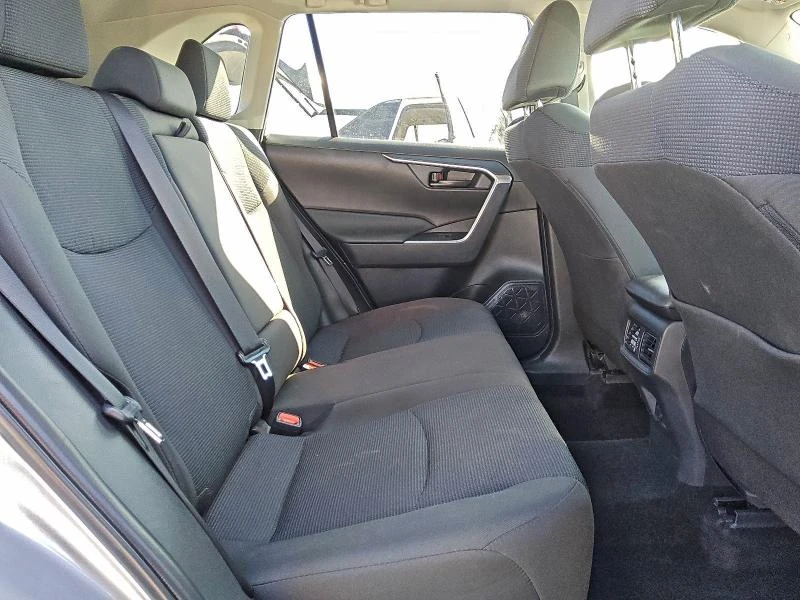 Toyota Rav4 LE - изображение 10