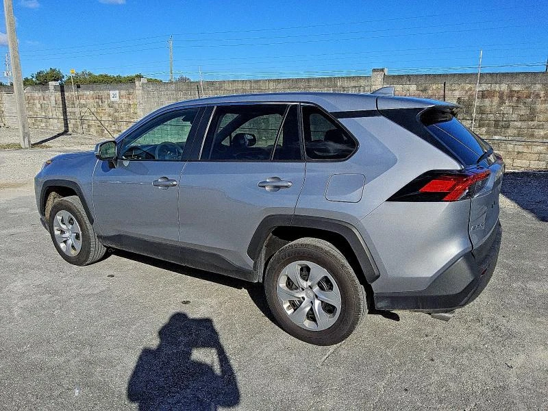 Toyota Rav4 LE - изображение 2