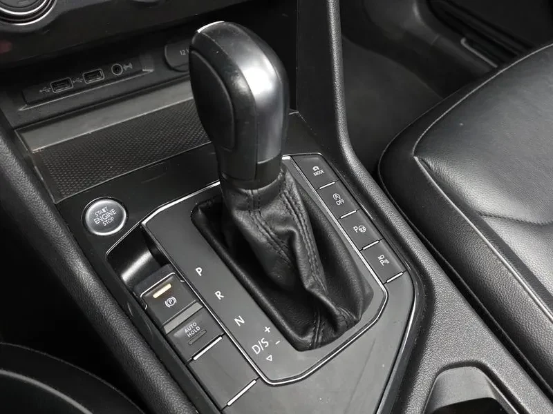 VW Tiguan, снимка 9 - Автомобили и джипове - 55297325