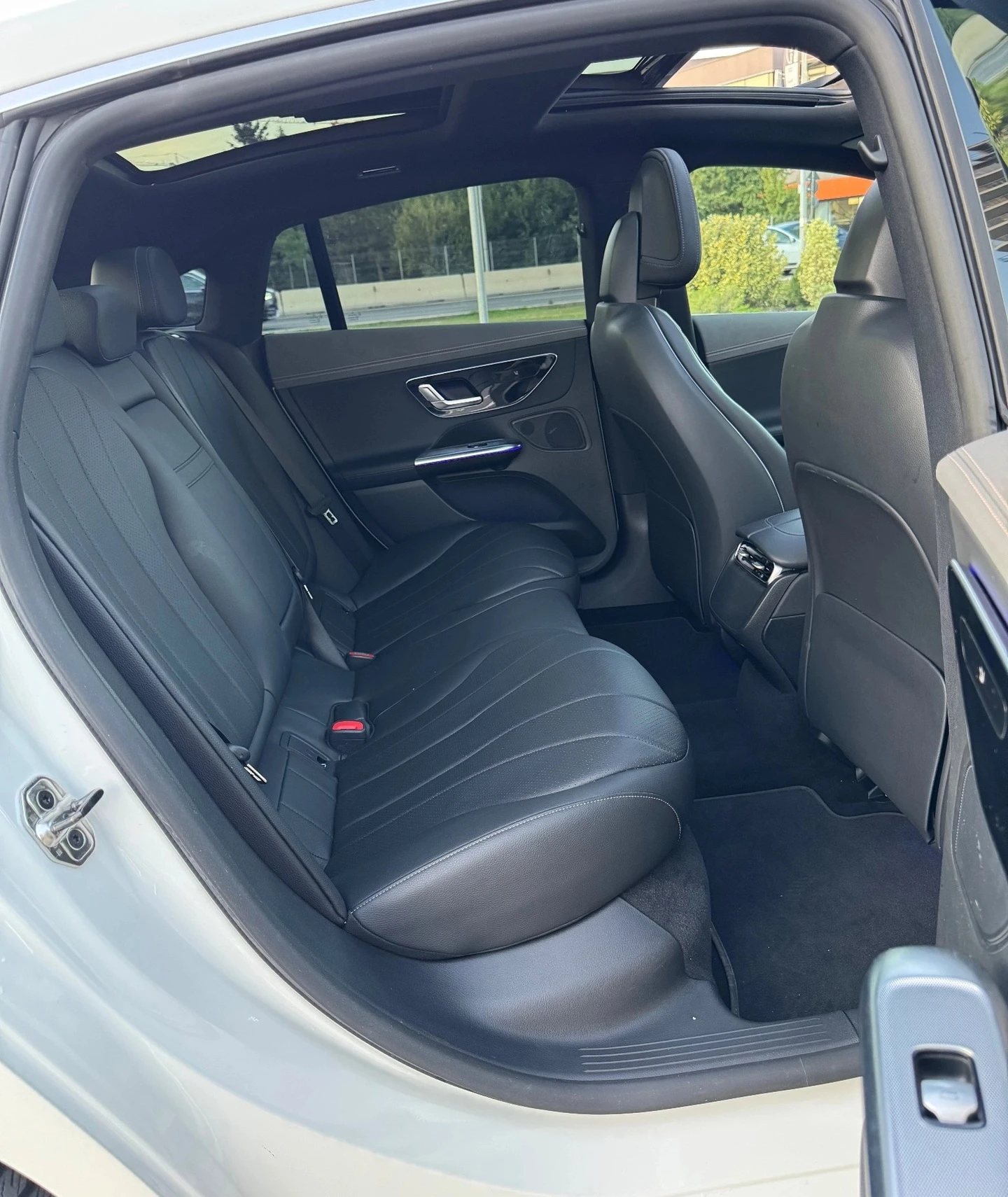 Mercedes-Benz EQE 350+  - изображение 8