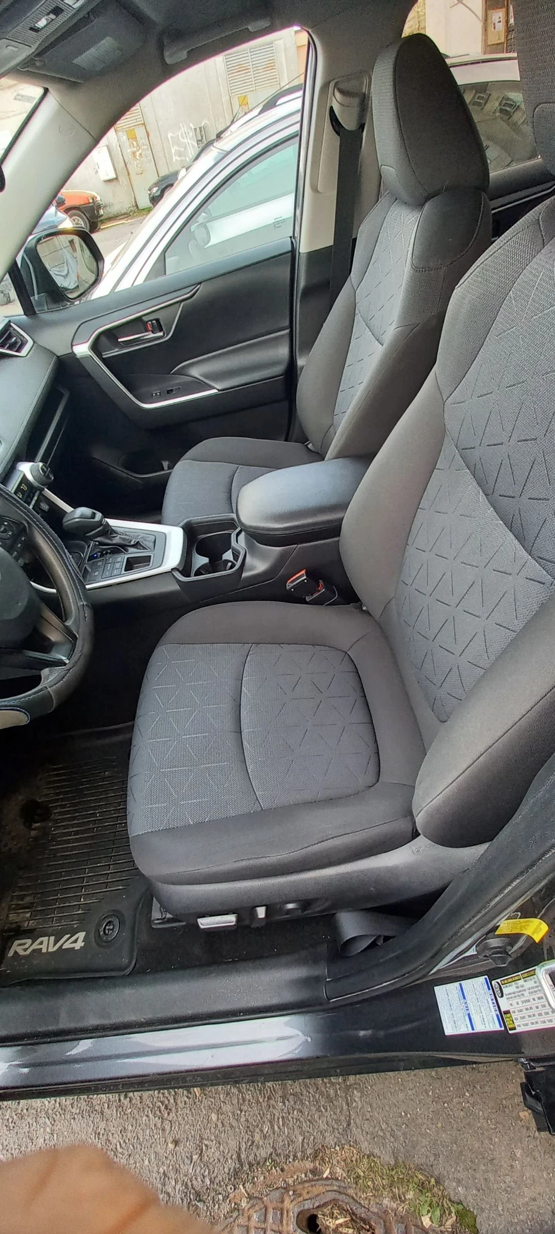 Toyota Rav4 XLE, снимка 14 - Автомобили и джипове - 53717480