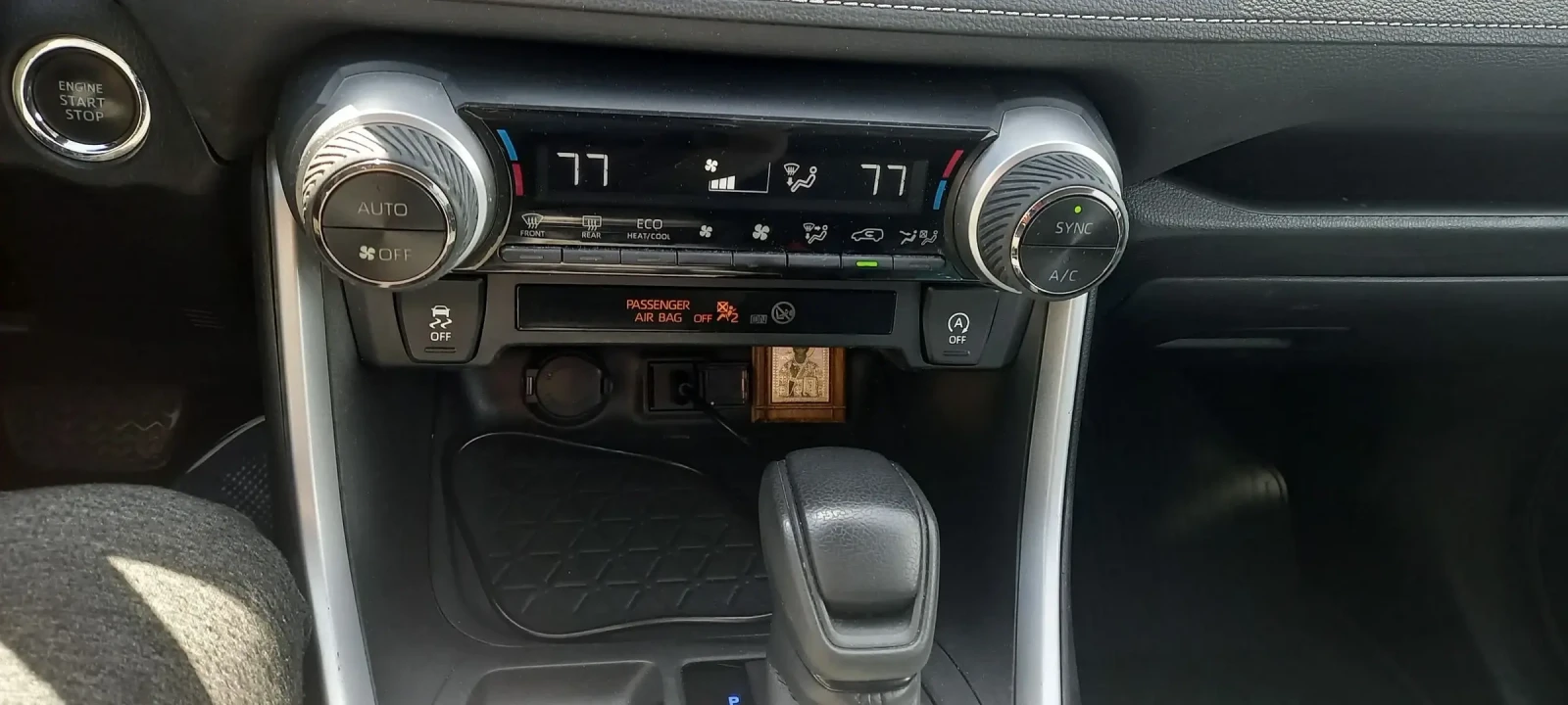 Toyota Rav4 XLE, снимка 17 - Автомобили и джипове - 53717480