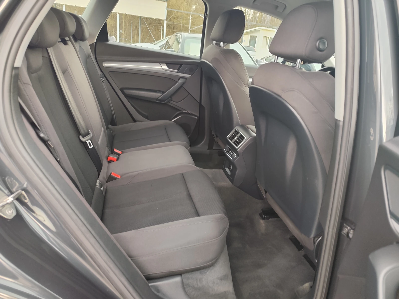 Audi Q5 40* TDi* QUATTRO* АВТОМАТИК* LED* NAVI* DIGITAL, снимка 12 - Автомобили и джипове - 53904460