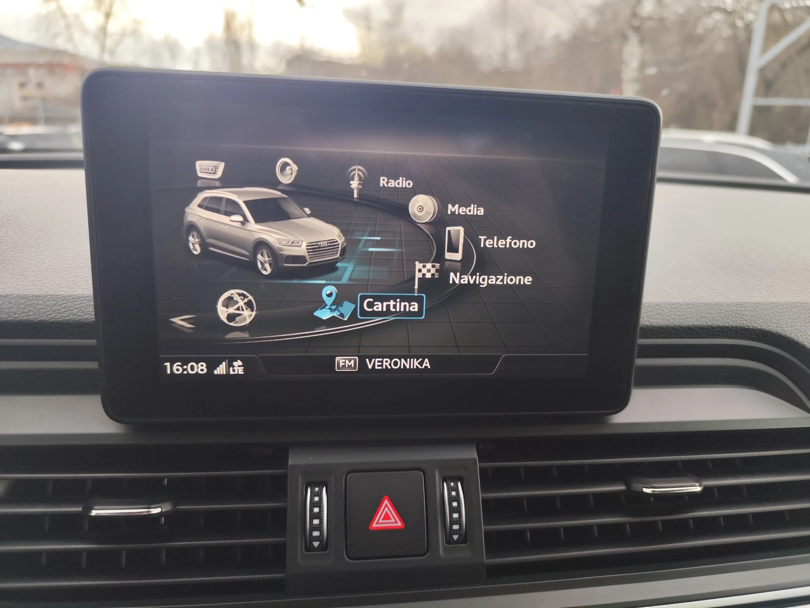 Audi Q5 40* TDi* QUATTRO* АВТОМАТИК* LED* NAVI* DIGITAL, снимка 9 - Автомобили и джипове - 53904460