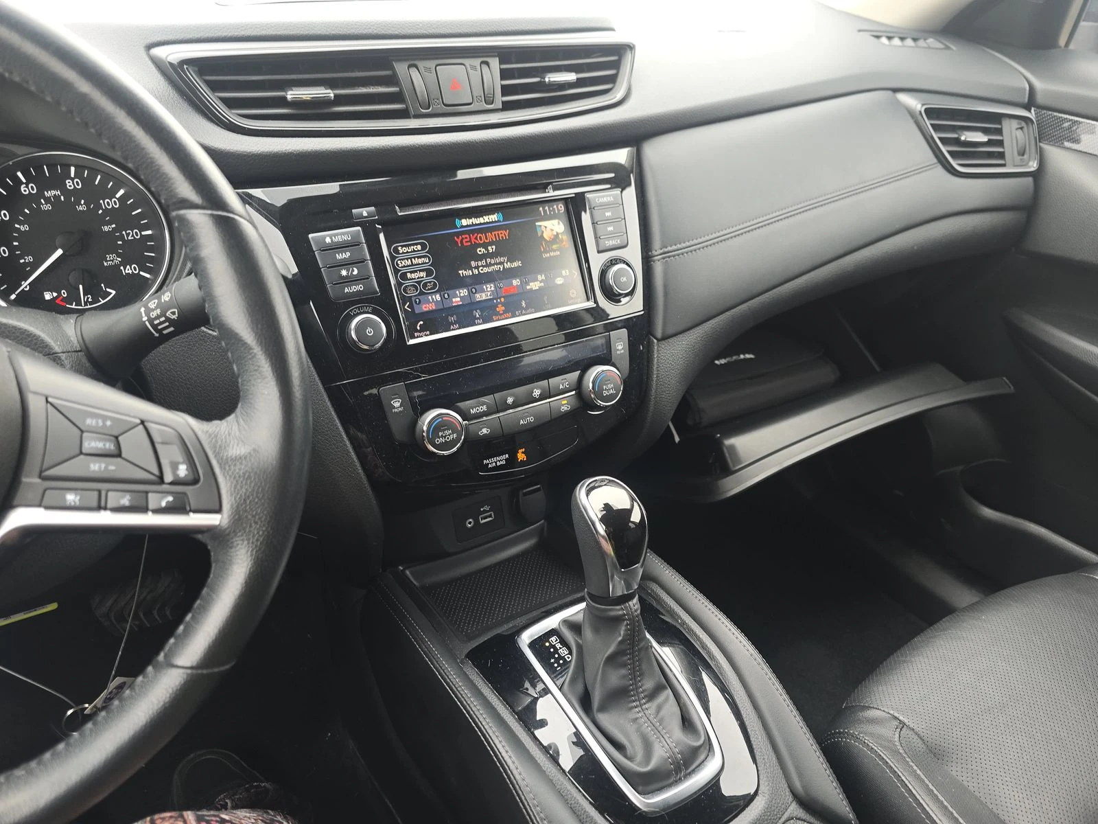 Nissan Rogue, снимка 12 - Автомобили и джипове - 53928459