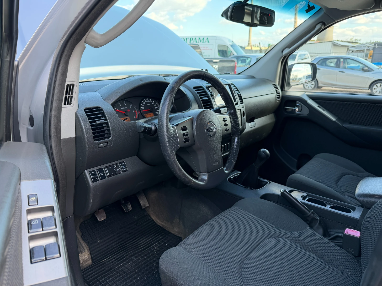 Nissan Navara 2.5TDI, 4x4, Клима , Нов внос, , , , снимка 14 - Автомобили и джипове - 54296928