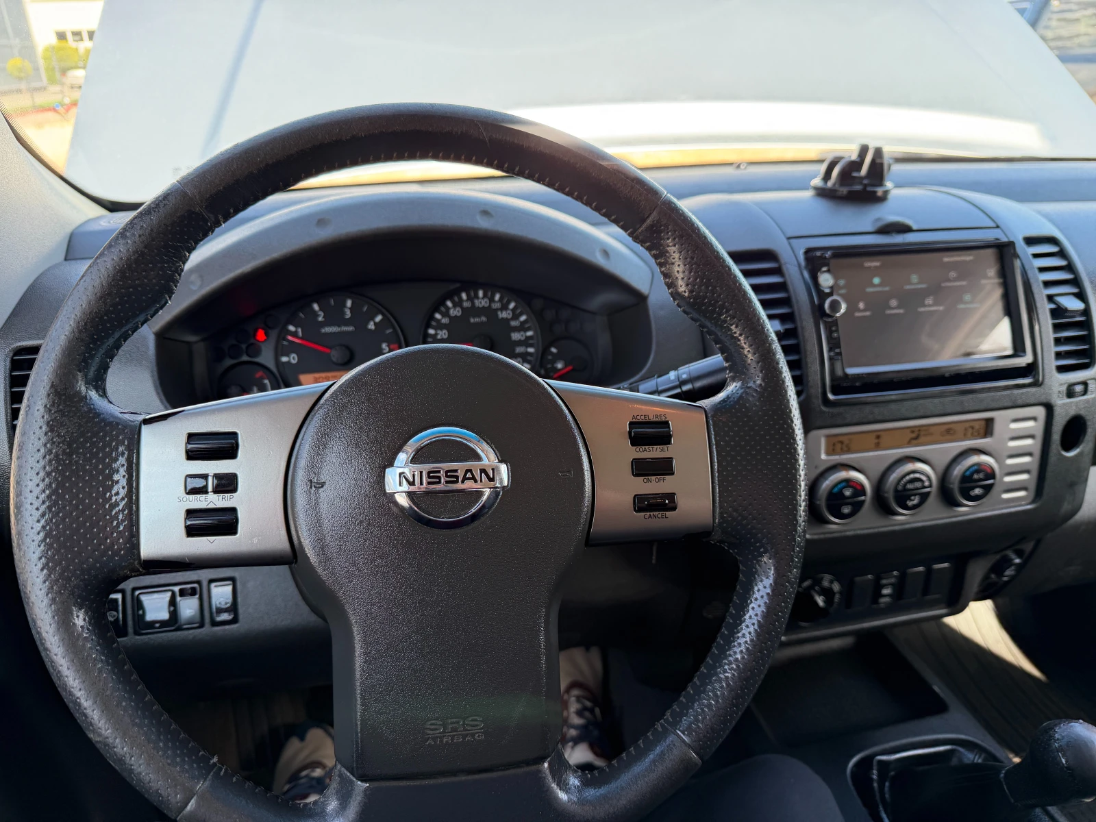 Nissan Navara 2.5TDI, 4x4, Клима , Нов внос, , , , снимка 15 - Автомобили и джипове - 54296928