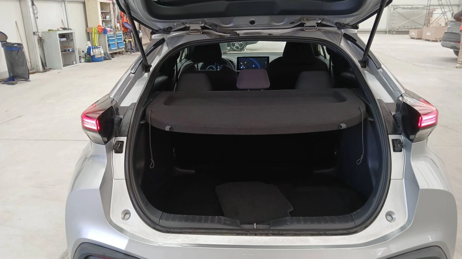 Toyota C-HR C-HR Design, снимка 8 - Автомобили и джипове - 54341140