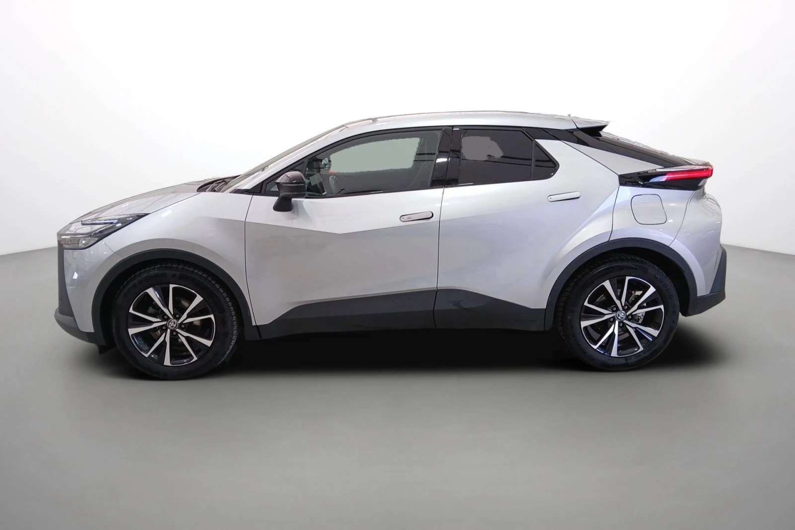 Toyota C-HR C-HR Design, снимка 3 - Автомобили и джипове - 54341140