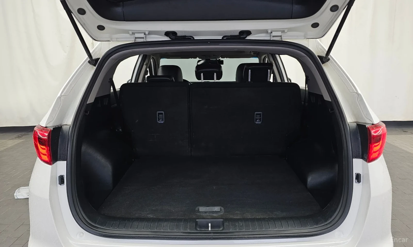Kia Sportage 2WD Noblesse, снимка 14 - Автомобили и джипове - 54679771