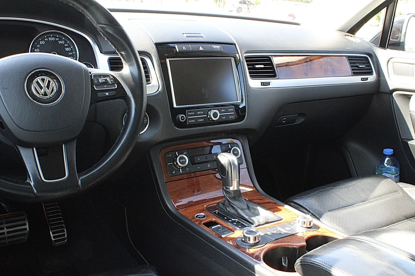 VW Touareg, снимка 7 - Автомобили и джипове - 55371658