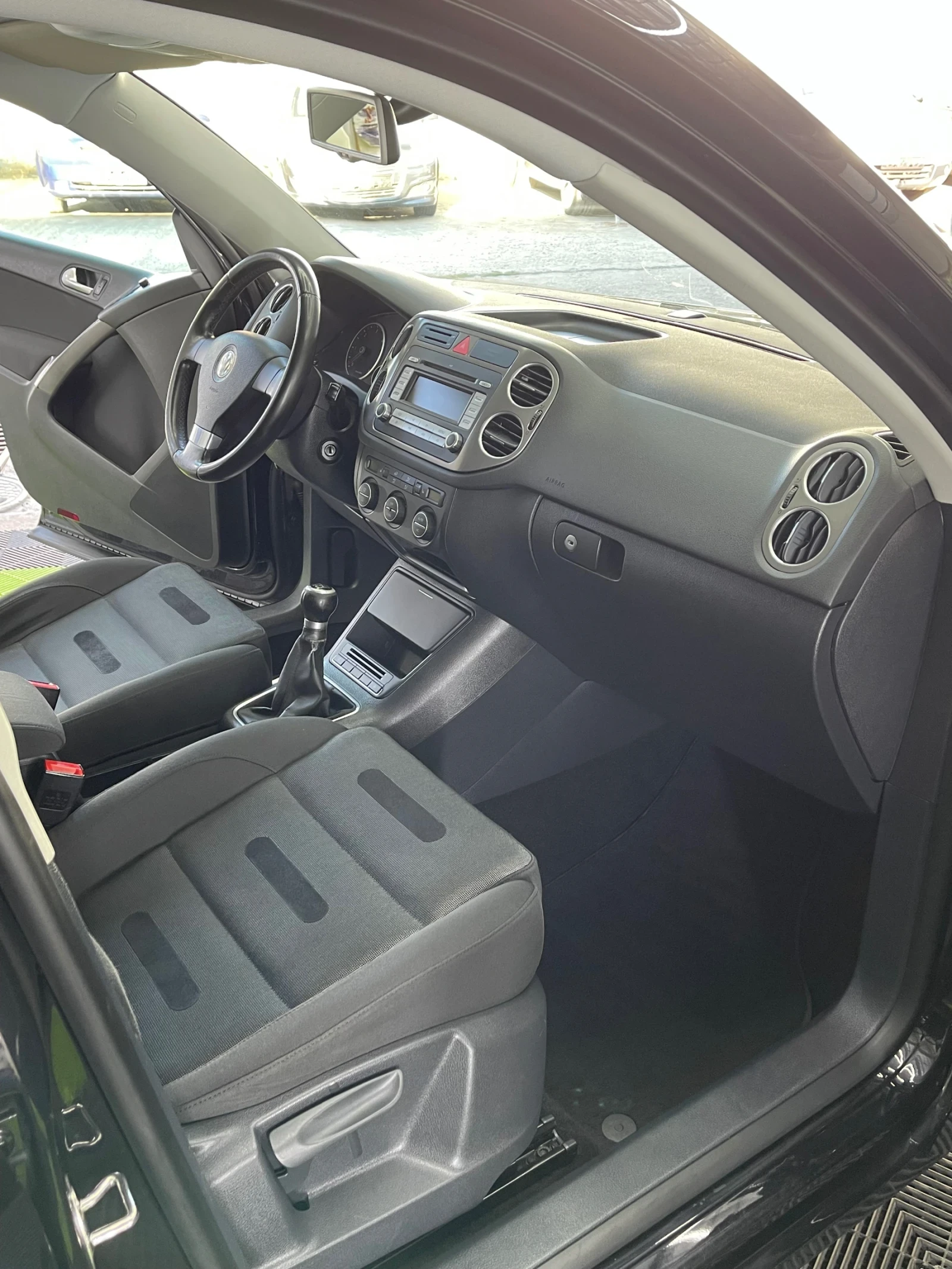 VW Tiguan 2.0TDI/4x4/6ск./Рег/, снимка 7 - Автомобили и джипове - 56744005