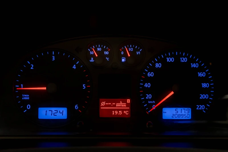 VW Transporter BESTEL, снимка 14 - Бусове и автобуси - 52570899