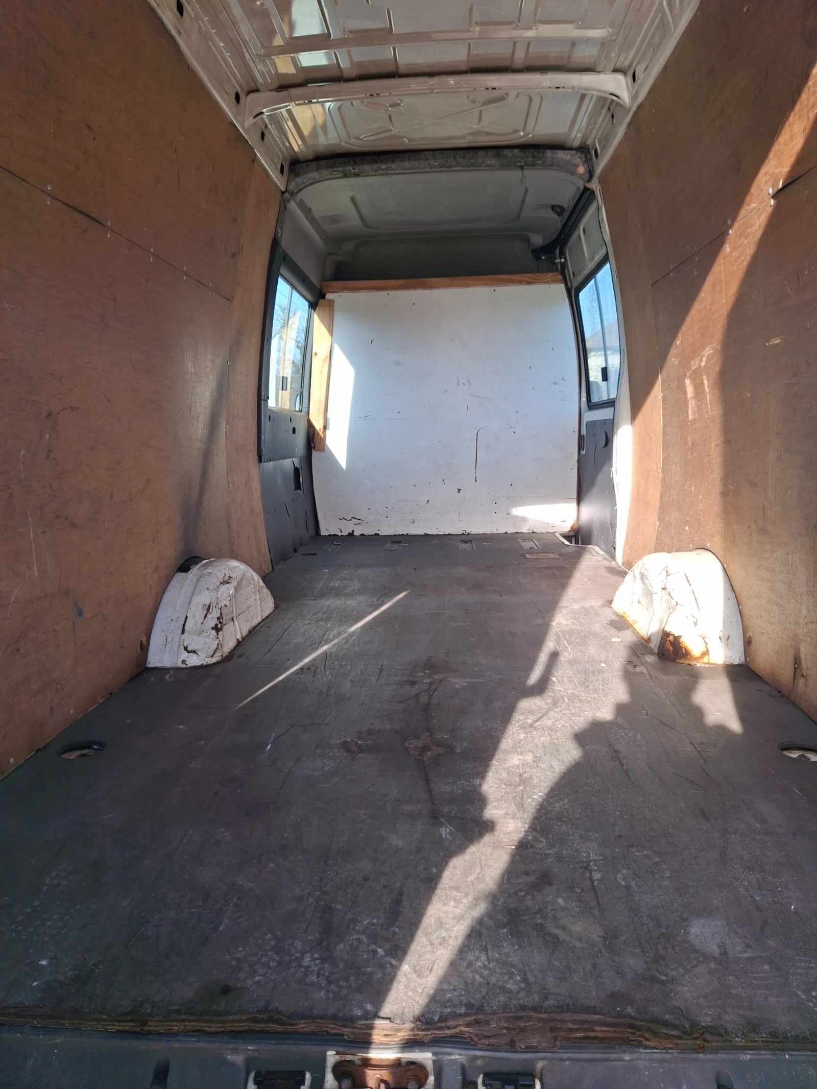 Iveco Daily 2.3 136к.с * климатик* 5+ 1 М1 - изображение 8