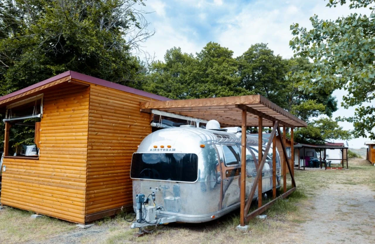 Каравана Award Airstream Land Yacht, снимка 7 - Каравани и кемпери - 54558671