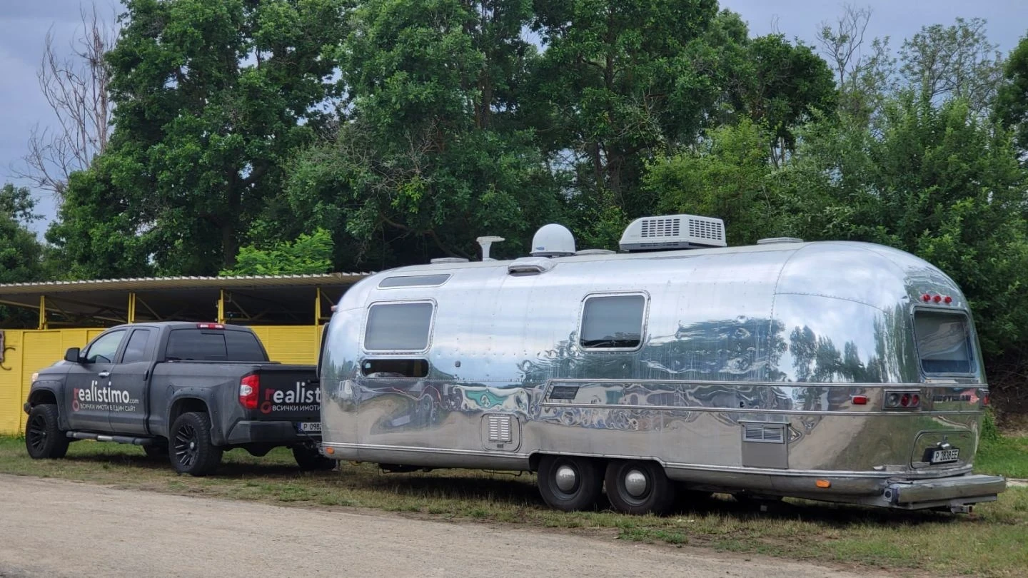 Каравана Award Airstream Land Yacht, снимка 3 - Каравани и кемпери - 54558671