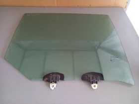 Стъкло задно дясно Рено Меган хечбек (к)