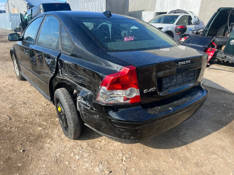 Volvo S40 1.6i, снимка 4 - Автомобили и джипове - 39606117