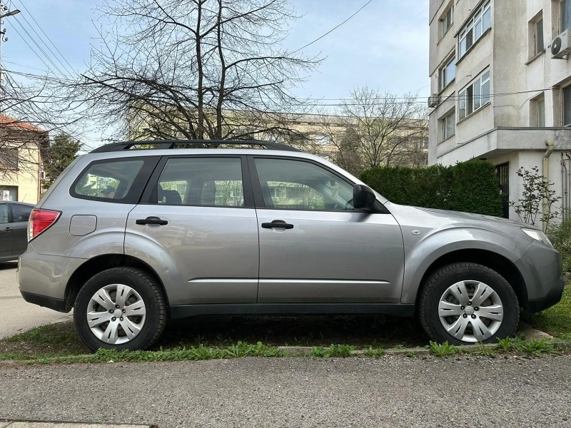 Subaru Forester, снимка 2 - Автомобили и джипове - 46687111