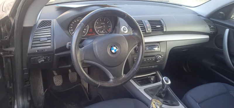 BMW 118 2.0 i , снимка 16 - Автомобили и джипове - 46772687