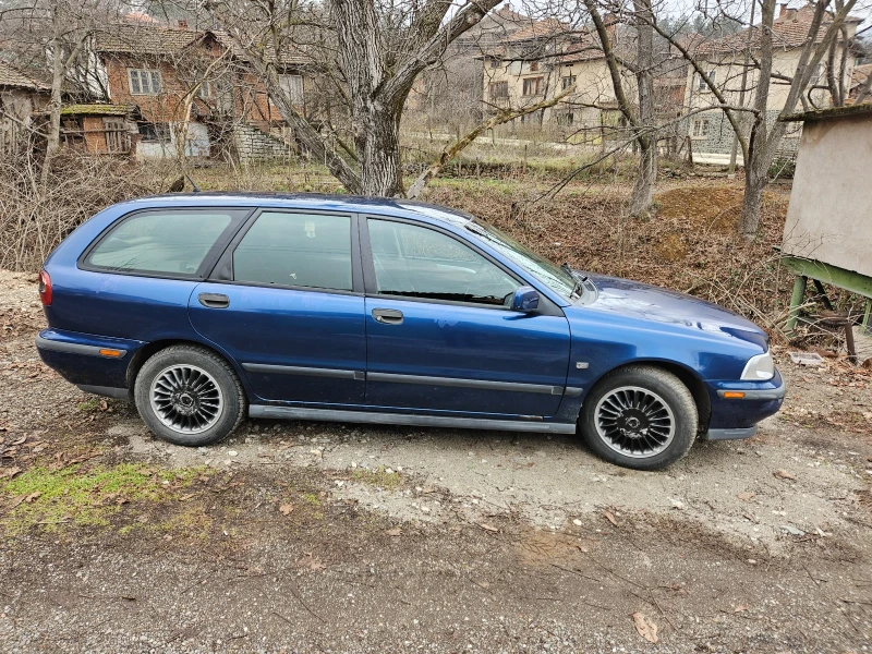 Volvo V40 2.0, снимка 14 - Автомобили и джипове - 48347642