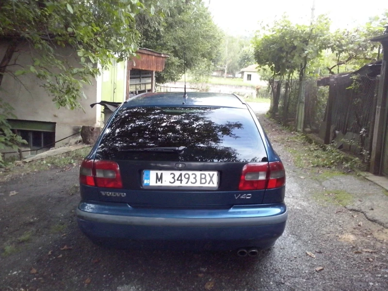 Volvo V40 2.0, снимка 2 - Автомобили и джипове - 48347642