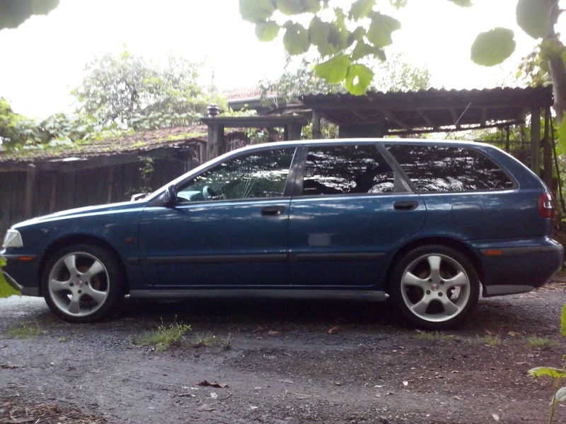 Volvo V40 2.0, снимка 8 - Автомобили и джипове - 48347642