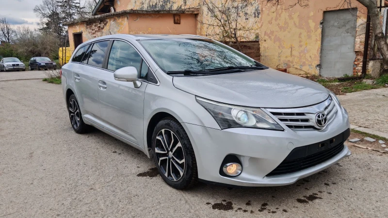 Toyota Avensis 2.2  Avtomat, снимка 4 - Автомобили и джипове - 52383743