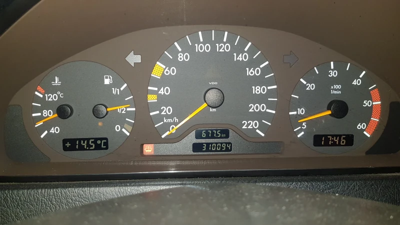 Mercedes-Benz 220 C 220  CDI, снимка 3 - Автомобили и джипове - 52718987