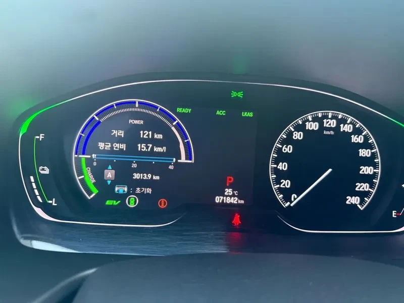 Honda Accord 10Th Generation 2.0 Hybrid Touring, снимка 8 - Автомобили и джипове - 55951769