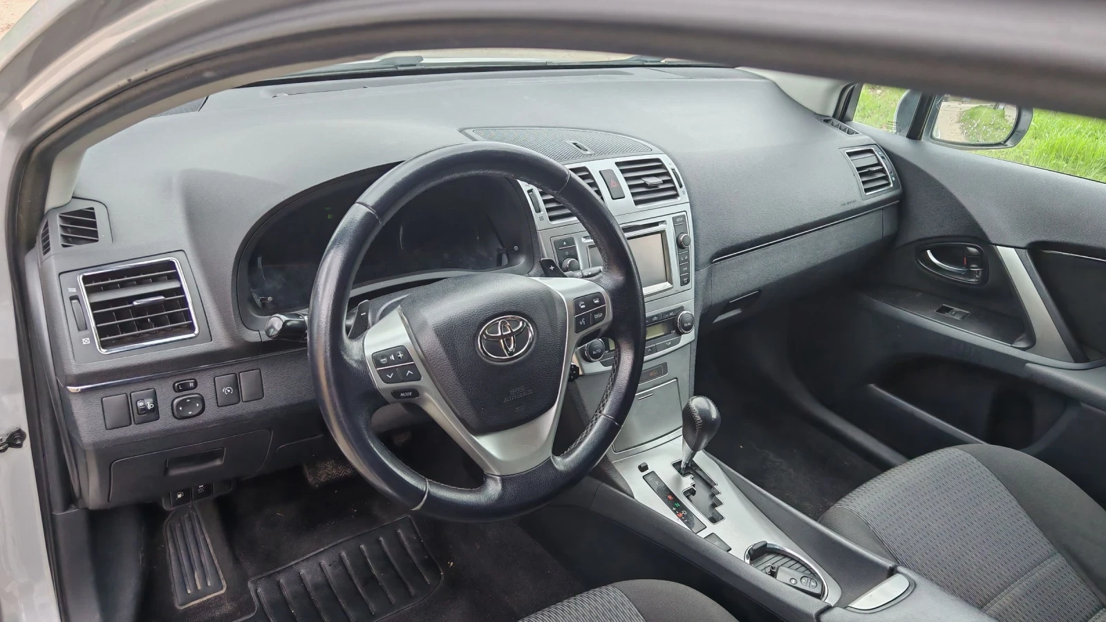 Toyota Avensis 2.2  Avtomat - изображение 9