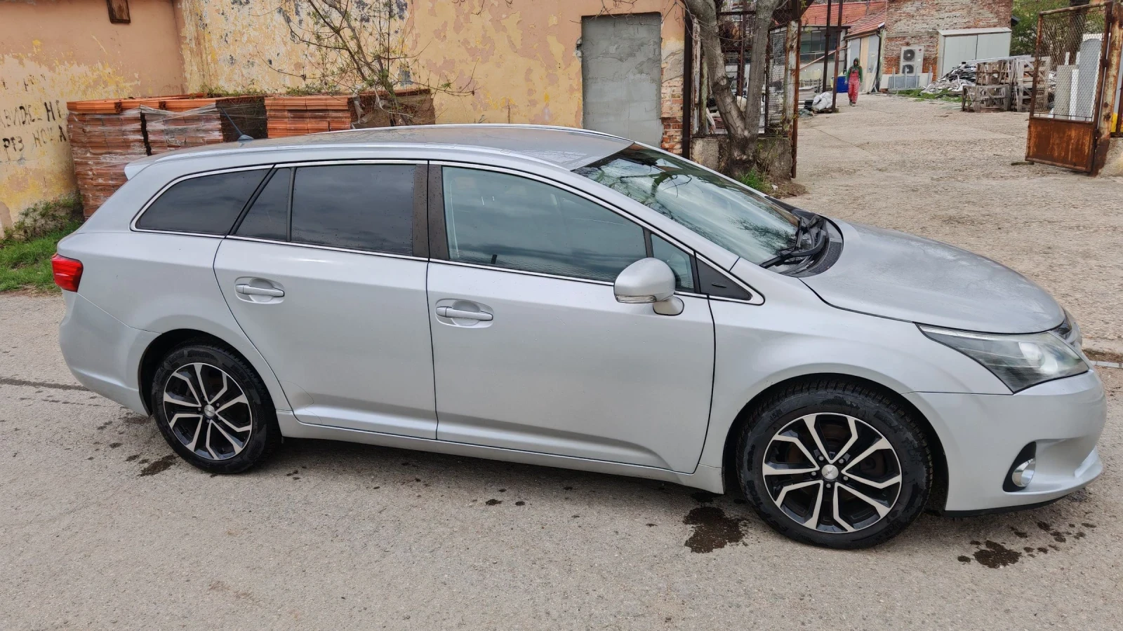 Toyota Avensis 2.2  Avtomat - изображение 5