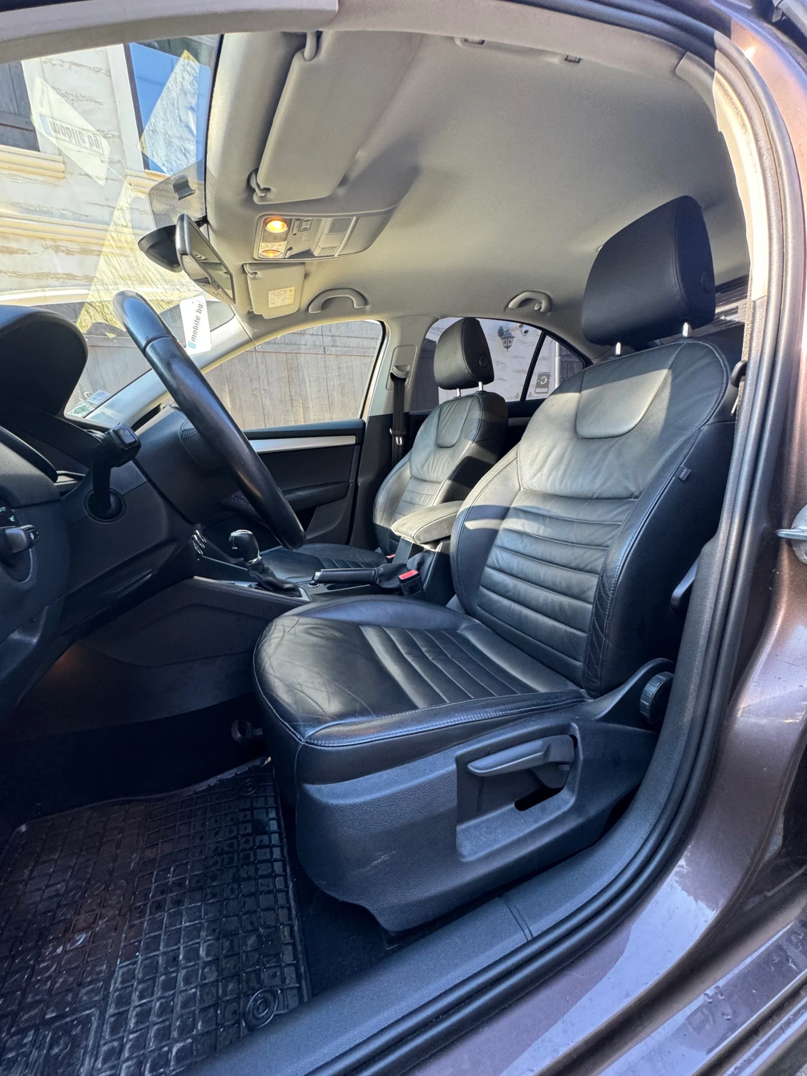 Skoda Octavia 1.6тдй DSG Кожа Нави  - изображение 6