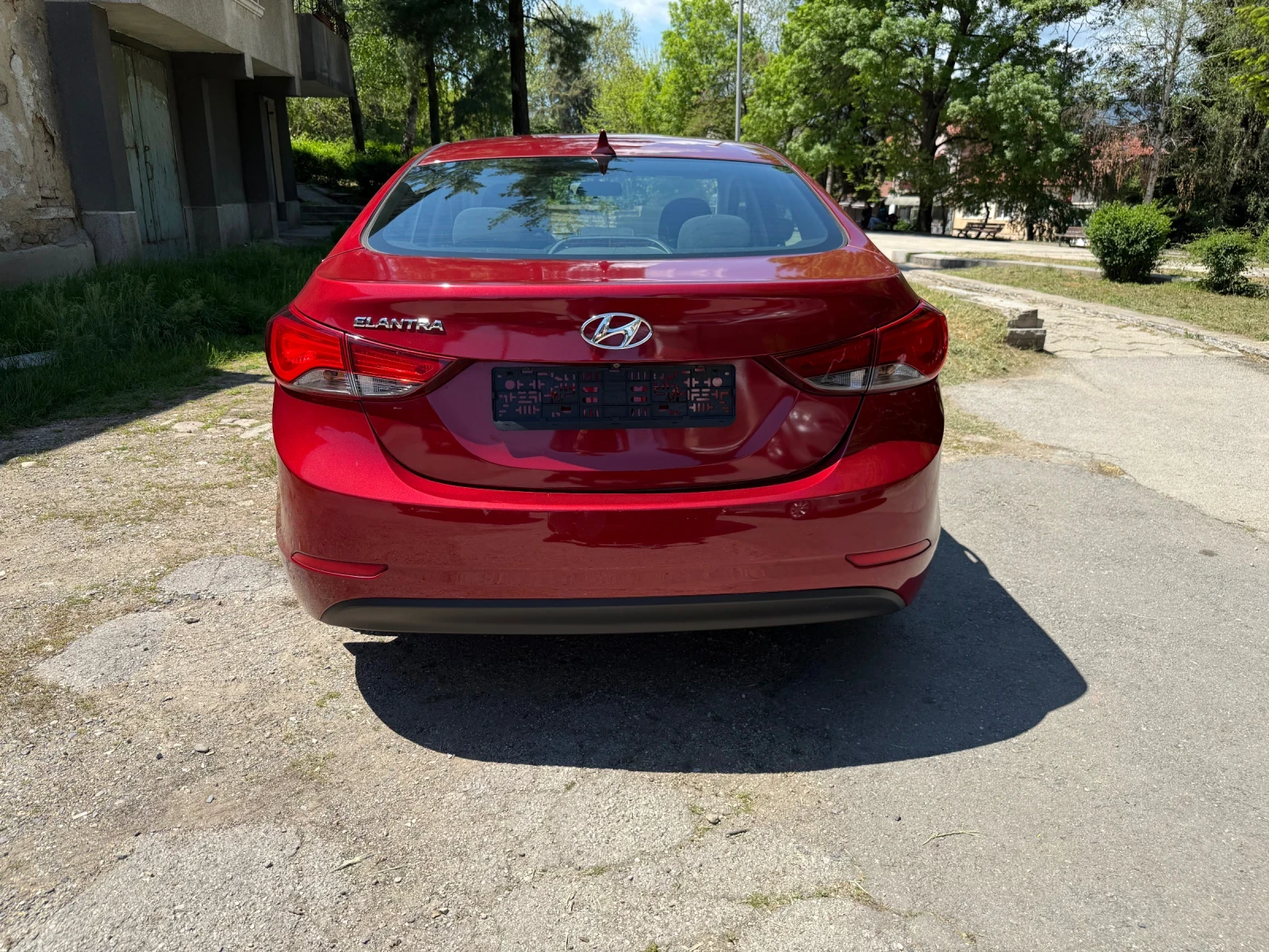 Hyundai Elantra 1.8 SE - изображение 3