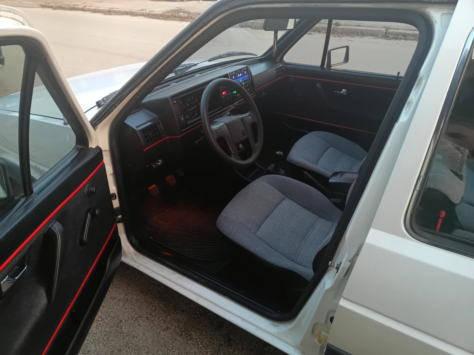 VW Golf 1.3         5 СКОРОСТИ  - изображение 5