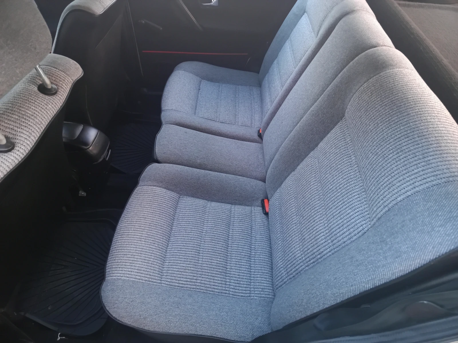 VW Golf 1.3         5 СКОРОСТИ  - изображение 6