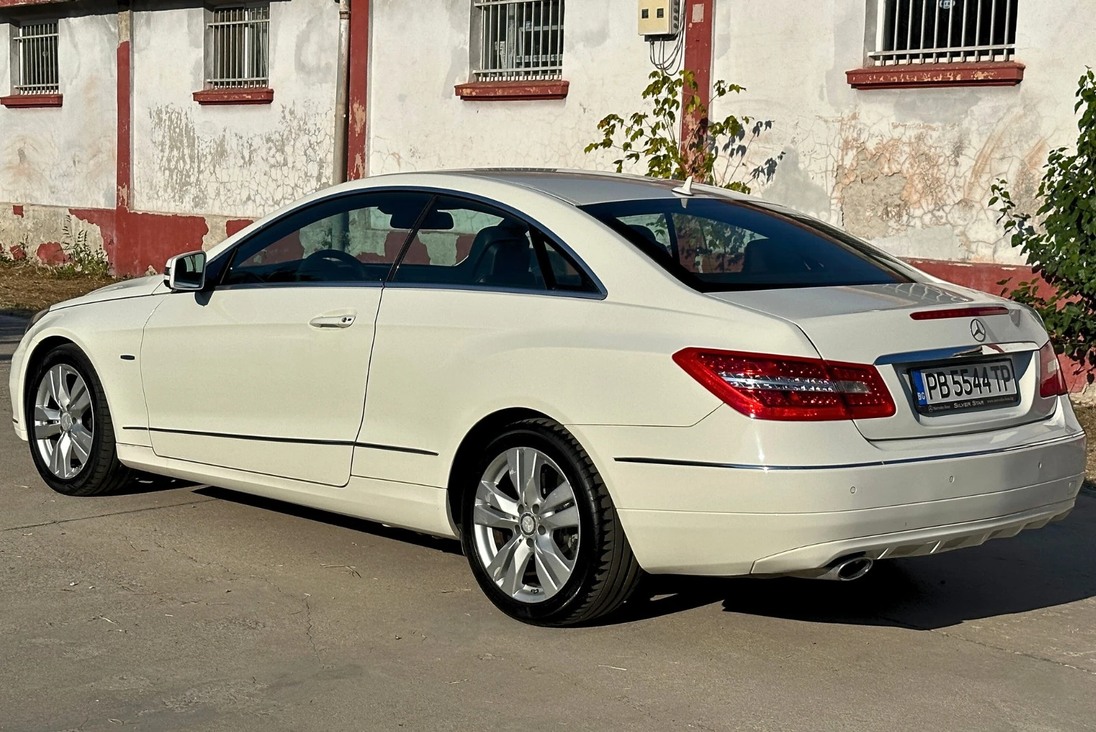 Mercedes-Benz E 220 CDI | COUPE | AVANTGARDE - изображение 4