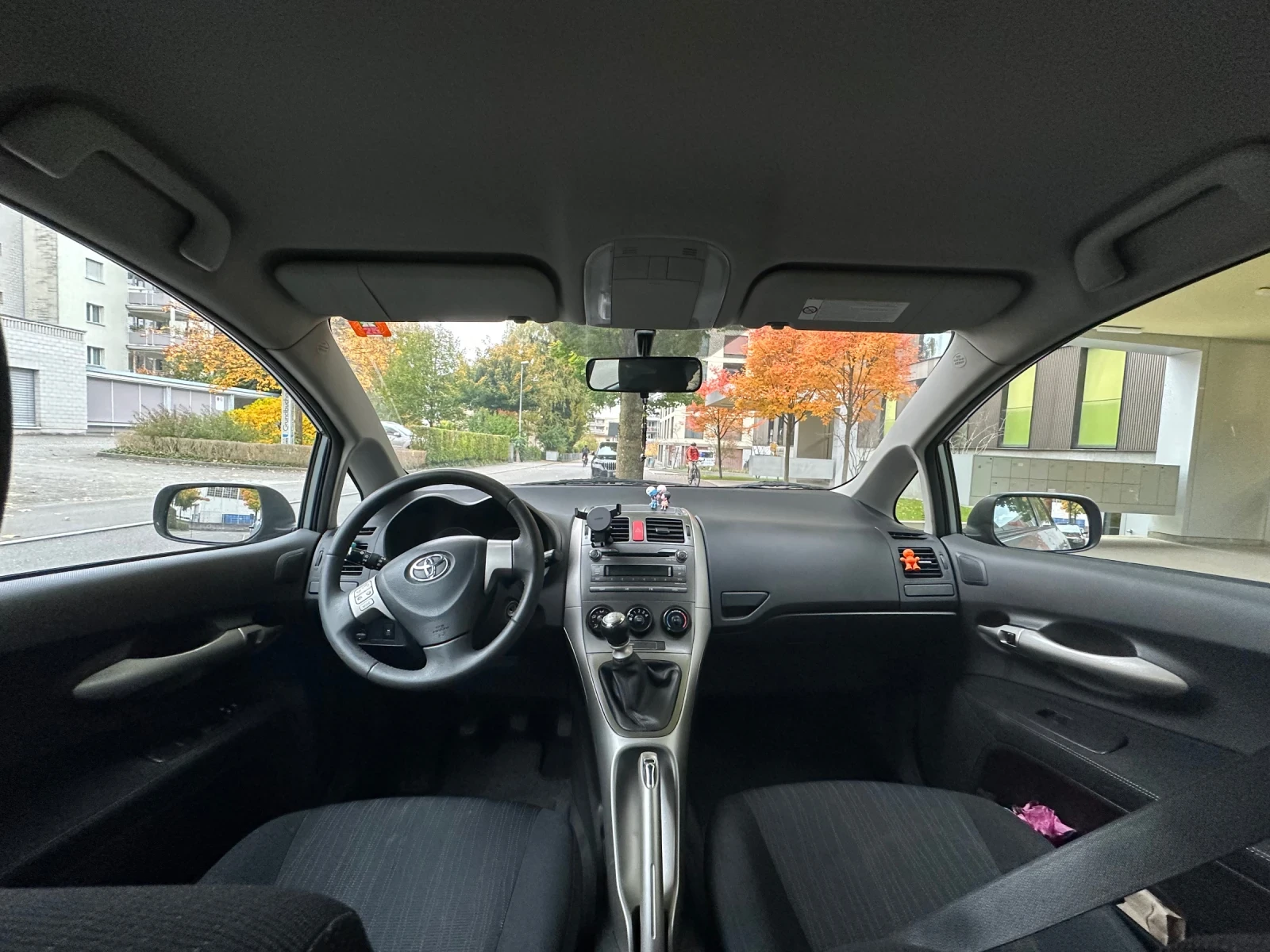 Toyota Auris  - изображение 5