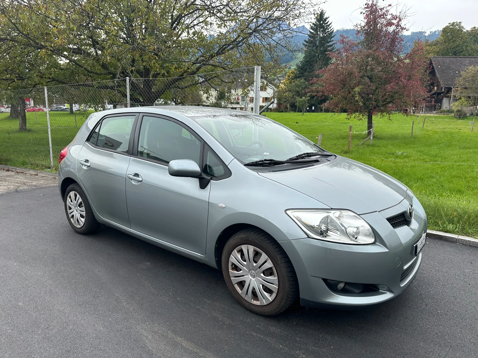 Toyota Auris  - изображение 2