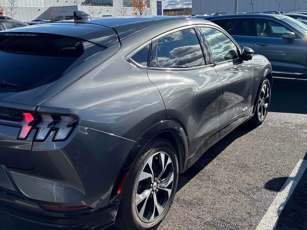 Ford Mustang Mach-E * Premium * CARFAX * БЕЗ ПЪРВОНАЧАЛНА ВНОСКА - изображение 4