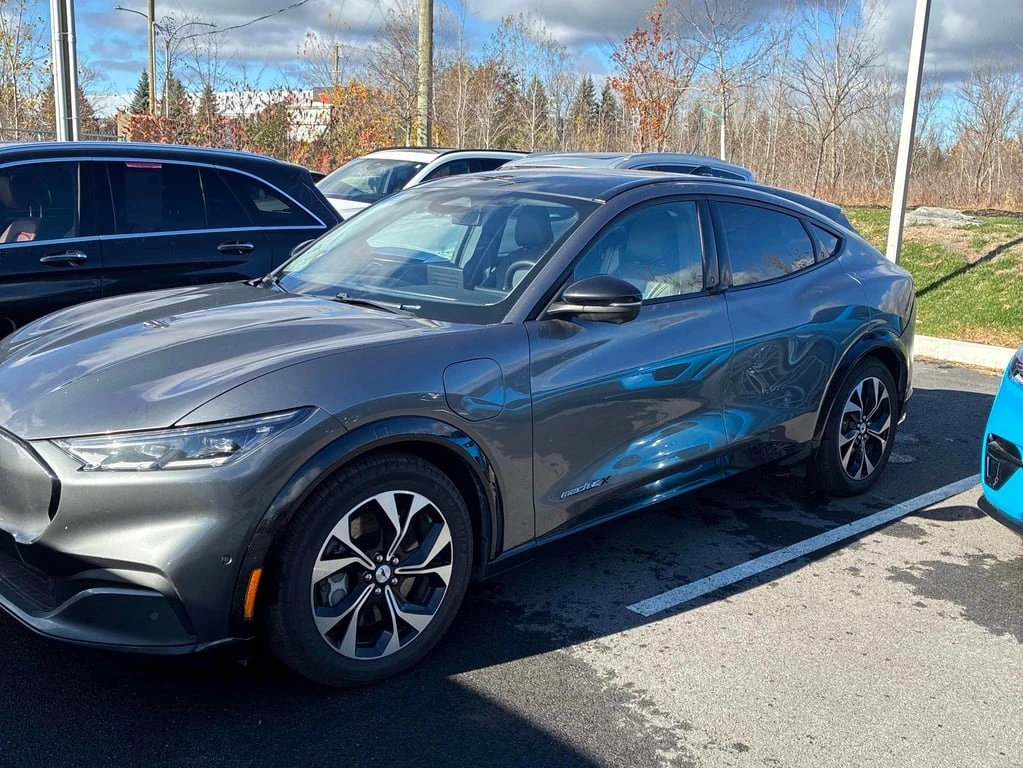 Ford Mustang Mach-E * Premium * CARFAX * БЕЗ ПЪРВОНАЧАЛНА ВНОСКА - изображение 3