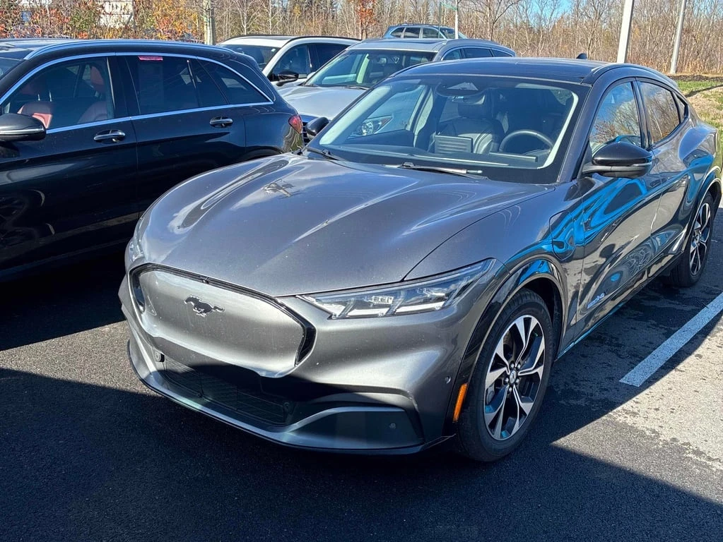 Ford Mustang Mach-E * Premium * CARFAX * БЕЗ ПЪРВОНАЧАЛНА ВНОСКА - изображение 2