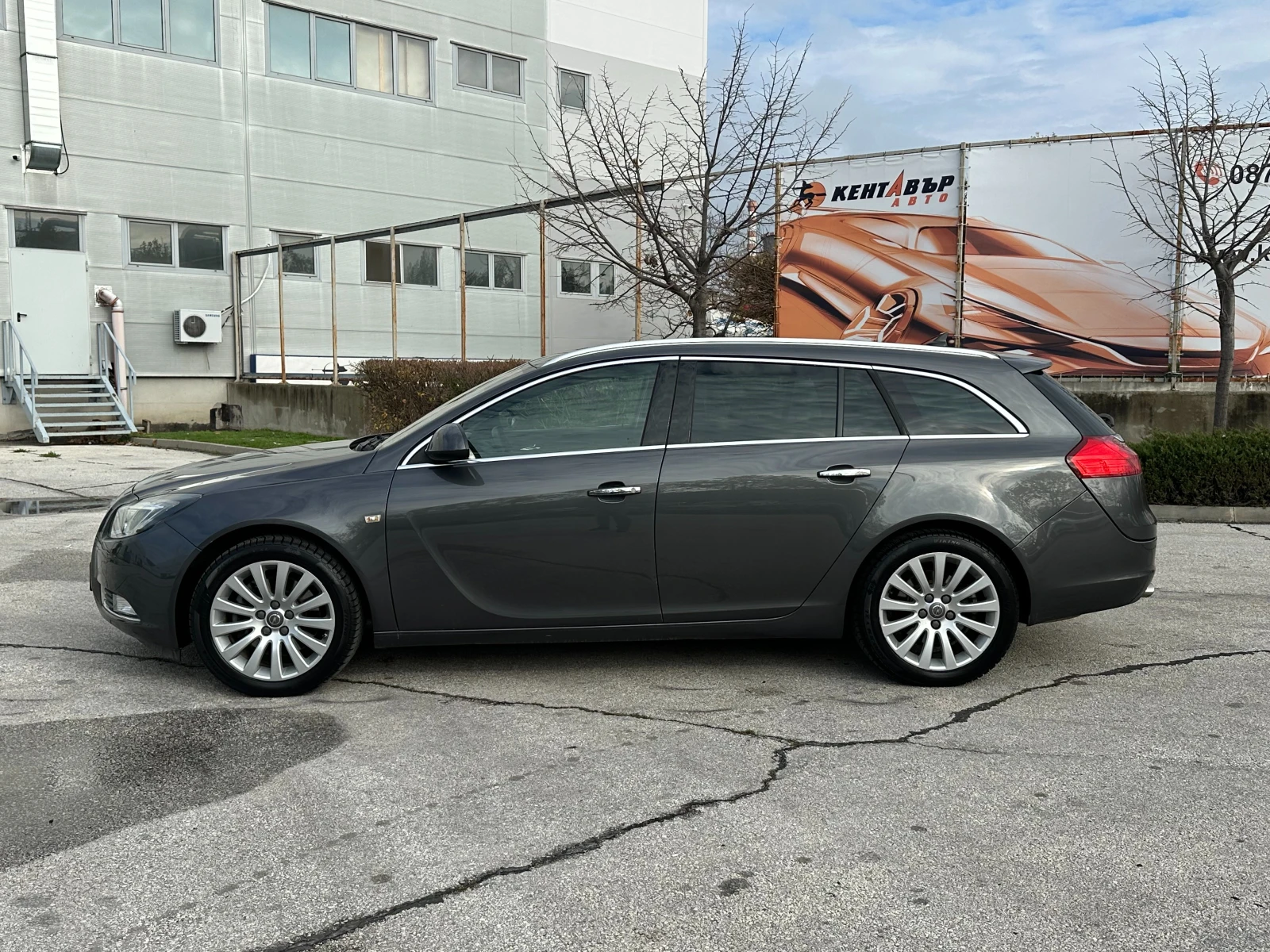 Opel Insignia 2.8i 260 к.с. Газ/бензин - изображение 2
